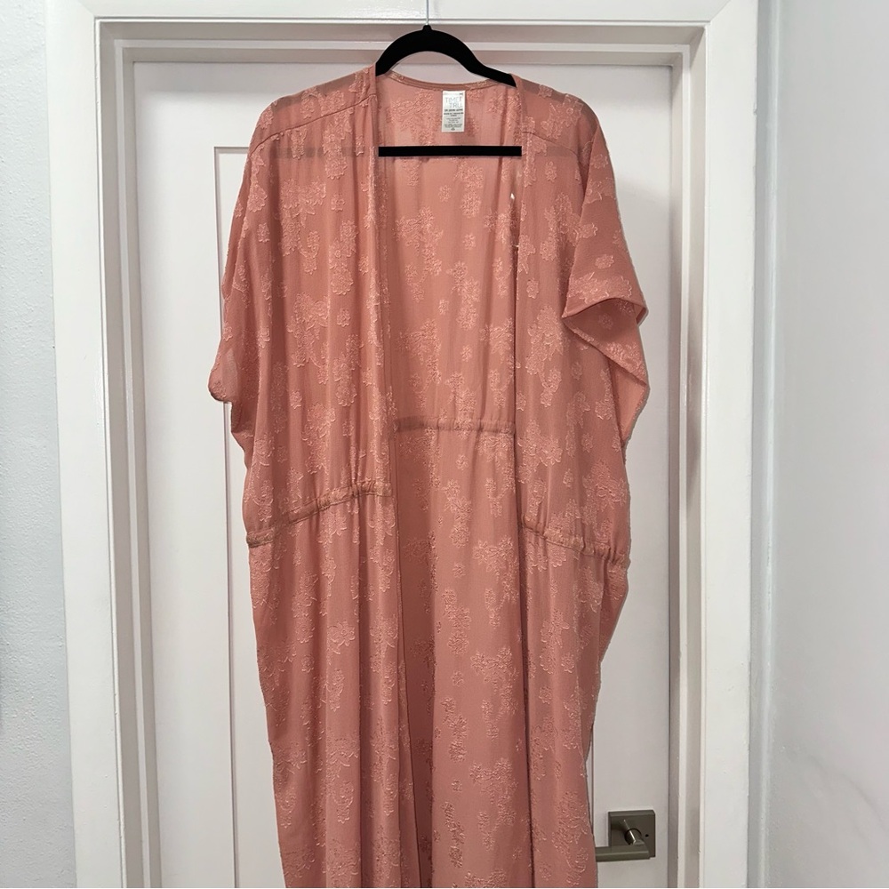 Time and Tru Pink Floral Kimono